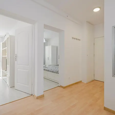 Apartment 18 *